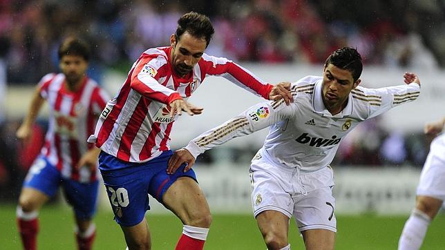 El cañón de Cristiano Ronaldo decide el derbi entre el Atlético y el Madrid