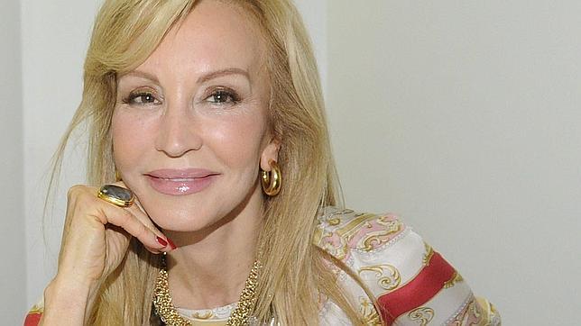 Carmen Lomana se siente «perroflauta»