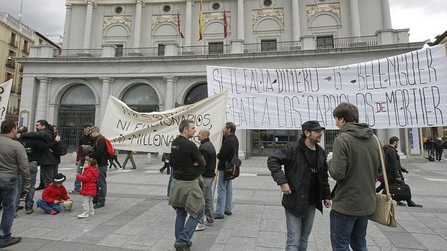 «Como nos toquen la hucha, Plácido canta en la ducha»