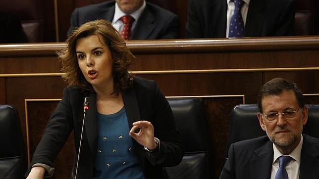 Aguirre insiste en ceder competencias pese al alud de críticas