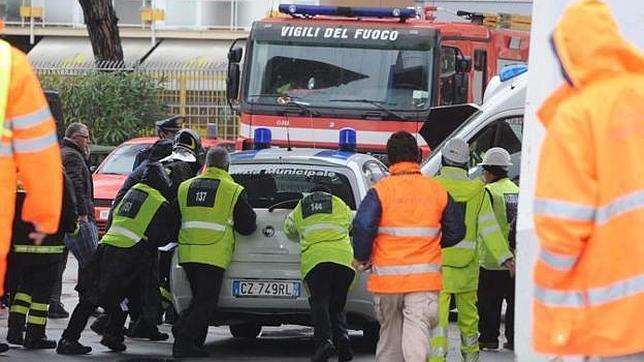 Un coche policial retrasó el acceso de la ambulancia que debía socorrer a Morosini