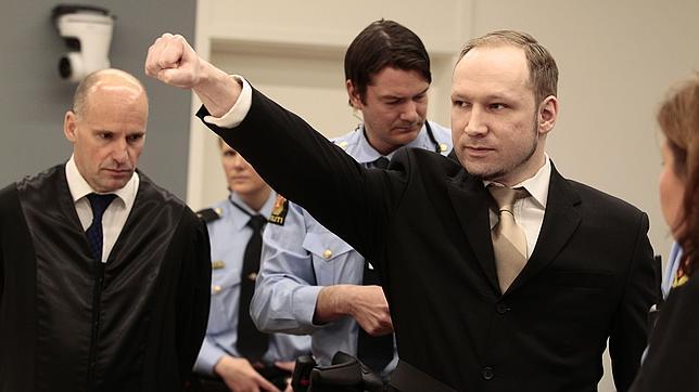 Breivik admite que perpetró la matanza de Utoya pero no la culpabilidad
