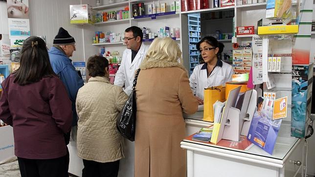 Sanidad pactará con las autonomías el copago de medicamentos por renta