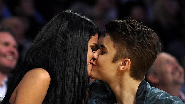 Selena Gómez y Justin Bieber, pasión por los Lakers