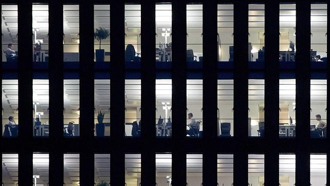 Suiza estudia implantar un sueldo de 2.000 &#8364; al mes sin tener que trabajar