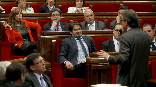 Artur Mas evitó la intervención con un crédito de Rajoy para nóminas en Cataluña