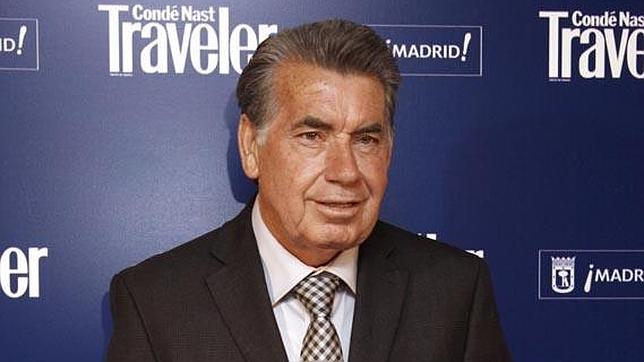 Manolo Santana recibe el premio Espíritu Condé Nast