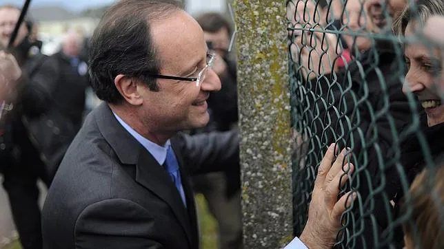 François Hollande «pesca» votos de la extrema izquierda a la extrema derecha