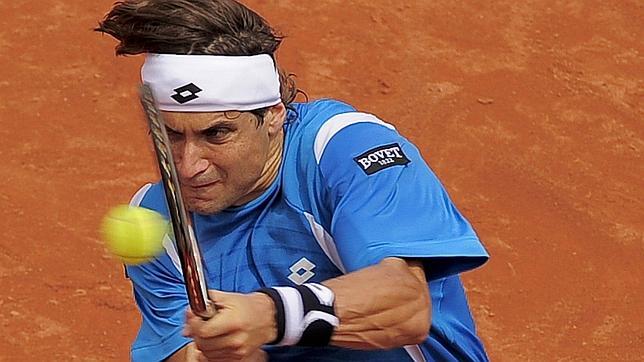 Ferrer capea una lluvia de cañonazos