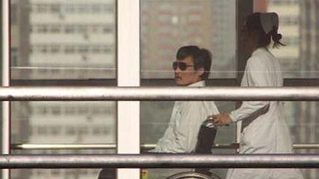 China critica a EE.UU. por ocultar al disidente ciego fugado en su Embajada