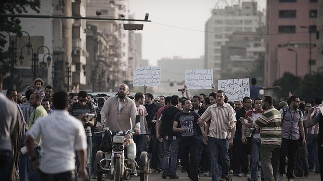 La Junta egipcia asegura que la violencia no retrasará su salida del poder