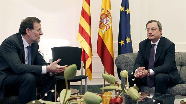Rajoy defiende ante Draghi la necesidad de compaginar políticas de crecimiento con los ajustes