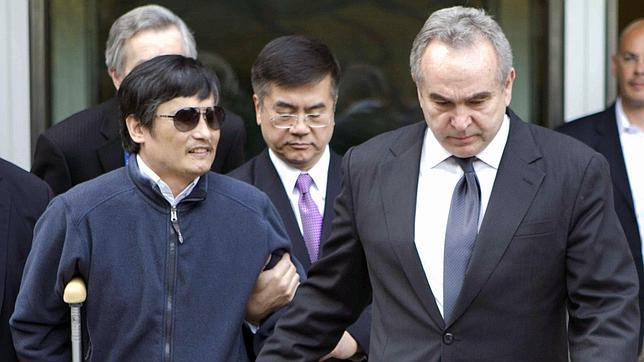 El disidente ciego chino pide asilo al Congreso de EE.UU.