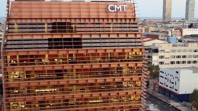 Diecisiete directivos de la CMT maniobran para burlar la rebaja de sueldo