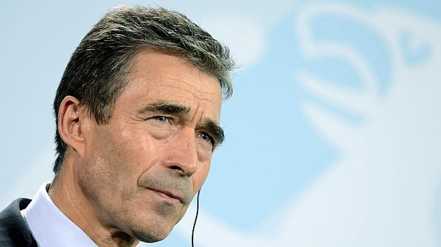 La OTAN trata de convencer a Hollande para que no retire sus tropas de Afganistán