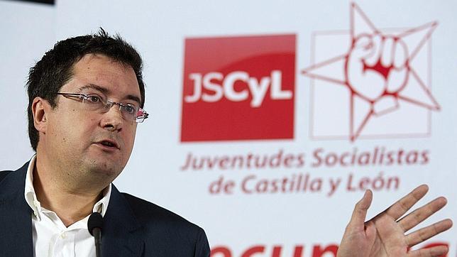 Óscar López pide unir reforma financiera y debate de la sanidad y la educación