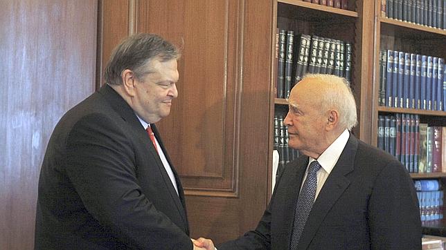 El presidente griego asume la tarea de formar Gobierno