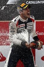 Pastor Maldonado vence y Alonso sale colíder de Montmeló