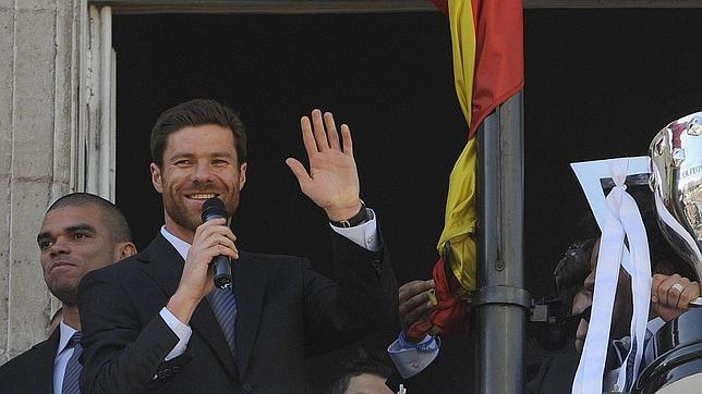 Xabi Alonso: «Estoy convencido de que Higuaín se va a quedar»