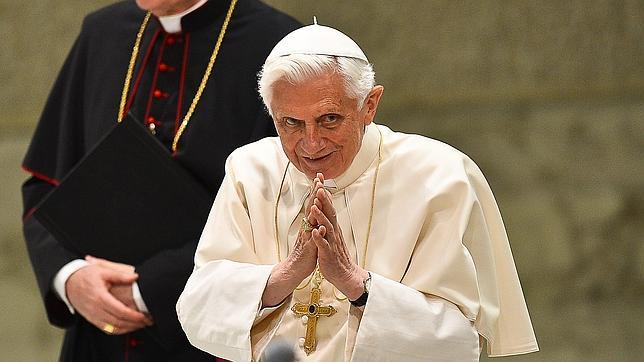 El Papa reconoce haber pasado «noches oscuras» en una inesperada confidencia a los cardenales