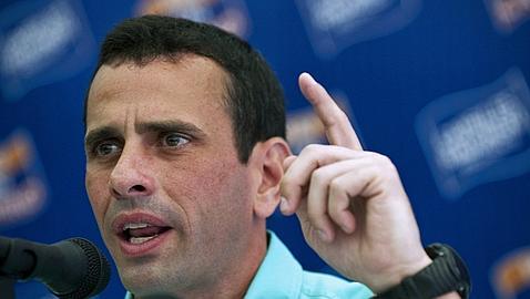 Capriles causa furor con su «casa por casa»