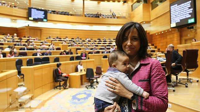 Con el niño al Pleno del Senado