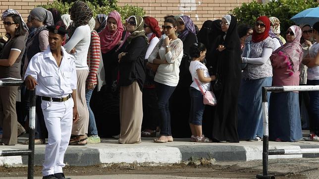 Los egipcios eligen al presidente de su transición