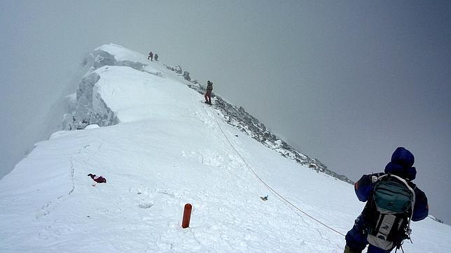 Muere un montañero español tras coronar el Everest