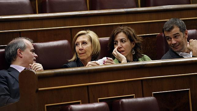 PP y PSOE se unen contra Rosa Díez y su propuesta de eliminar las diputaciones