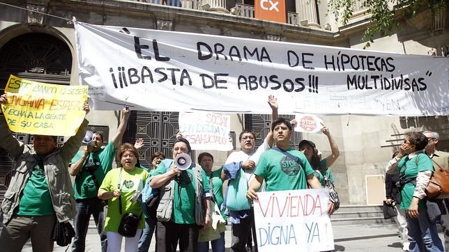 La constitución de hipotecas baja el 42% en el primer trimestre de 2012