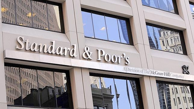 S&amp;P degrada a 'bono basura' a Bankia, Popular y Bankinter