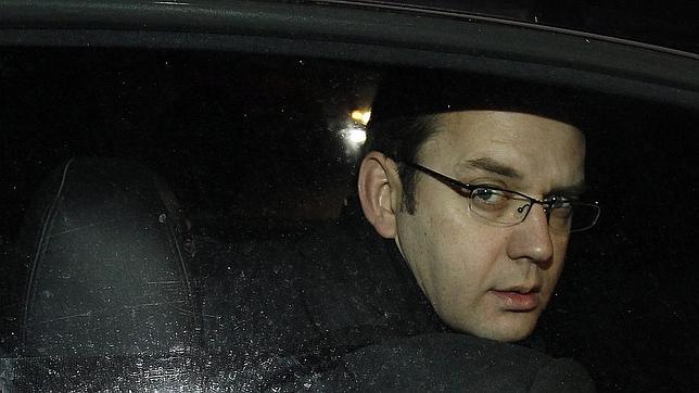 El exjefe de prensa de Cameron y antiguo director del «News of the World», acusado de perjurio