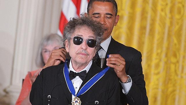 Obama entrega la Medalla de la Libertad a Bob Dylan