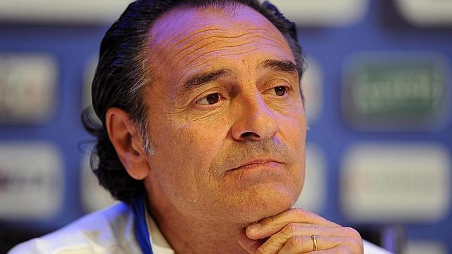 Prandelli: «Me da vergüenza hablar de 40 ó 50 perdedores»
