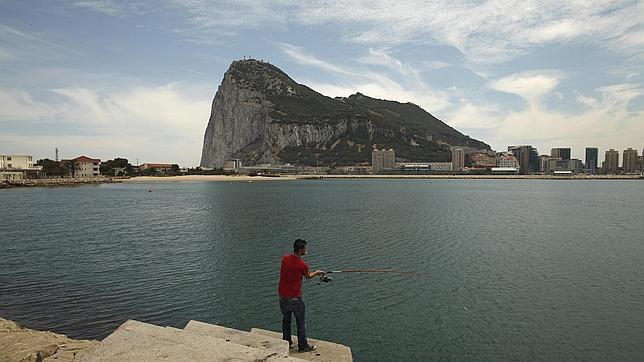 Herido leve un policía gribraltareño en un incidente con contrabandistas españoles