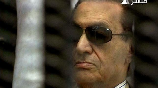 Hosni Mubarak ingresa en la prisión de Tora tras ser condenado a cadena perpetua