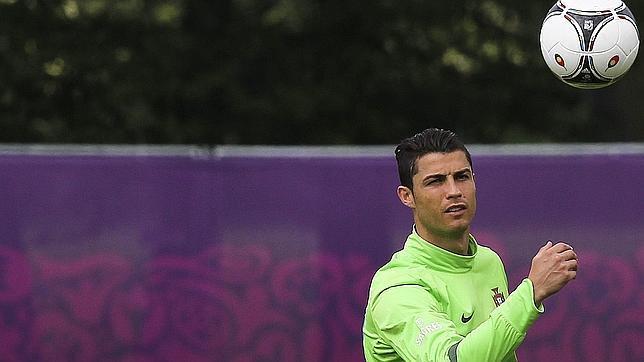 Eurocopa 2012: Cristiano ve a Portugal en la segunda fase