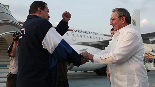 Un año de incertidumbre para Cuba por el cáncer de Chávez