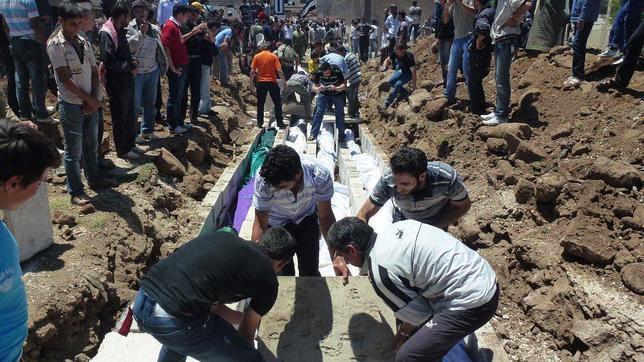 Los observadores de la ONU en Siria visitan la zona de masacre de Al Qubeir