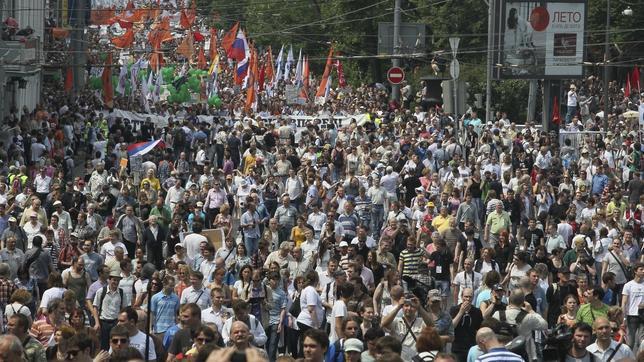 Moscú sale de nuevo a la calle a pesar de las intimidaciones para pedir que Putin se vaya