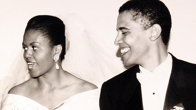Barack Obama busca el voto en Facebook con una foto de su boda con Michelle