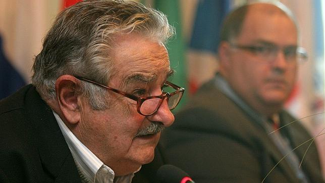 Uruguay estudia instalar estancos oficiales para la venta de marihuana