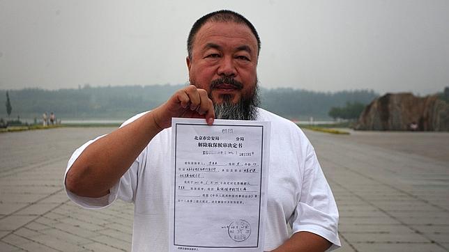 Ai Weiwei: «No puedo salir de China porque me investigan por pornografía. ¡Ridículo!»