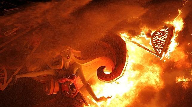 Una ruta por las hogueras de San Juan