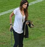 El estilo Carbonero más económico:  camiseta básica de Zara y «sneakers» Hakei de 40 euros