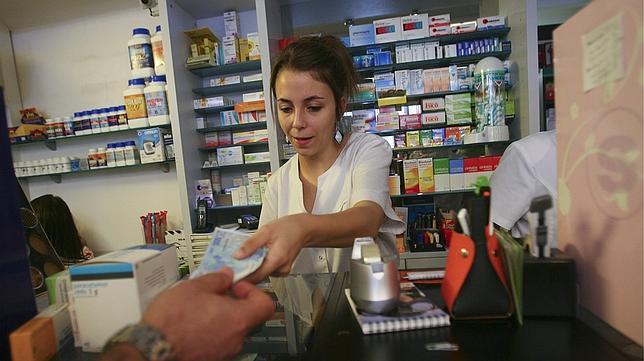Cataluña cobra la tasa del euro en 131.000 recetas durante el fin de semana
