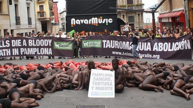 La Delegación del Gobierno prohíbe una «crucifixión antitaurina» contra los Sanfermines