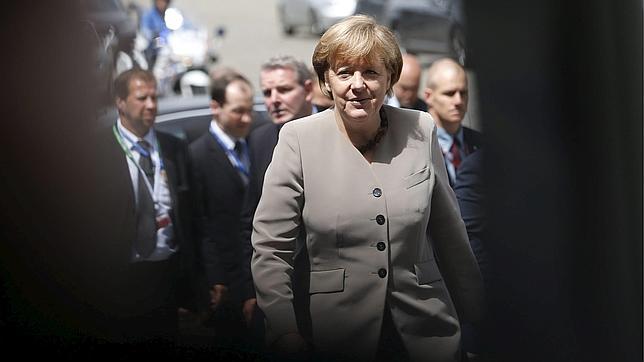 Merkel confía en que pueda cerrarse el pacto de crecimiento en la cumbre europea