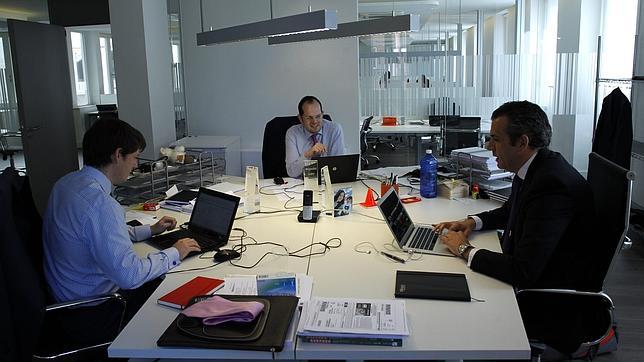 La gran banca española se deja asesorar por jóvenes consultores