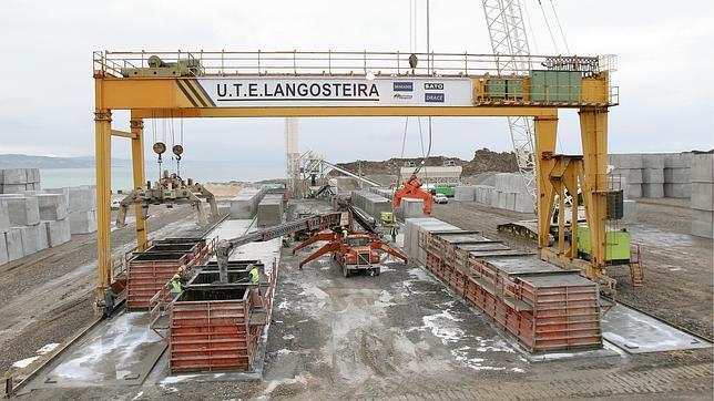 Pemex podría usar el puerto de La Coruña para mezclar crudo